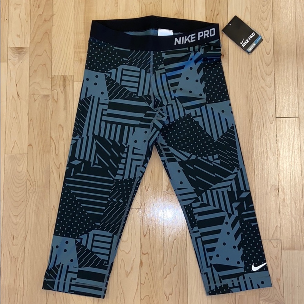 Nike Patchwork Capri